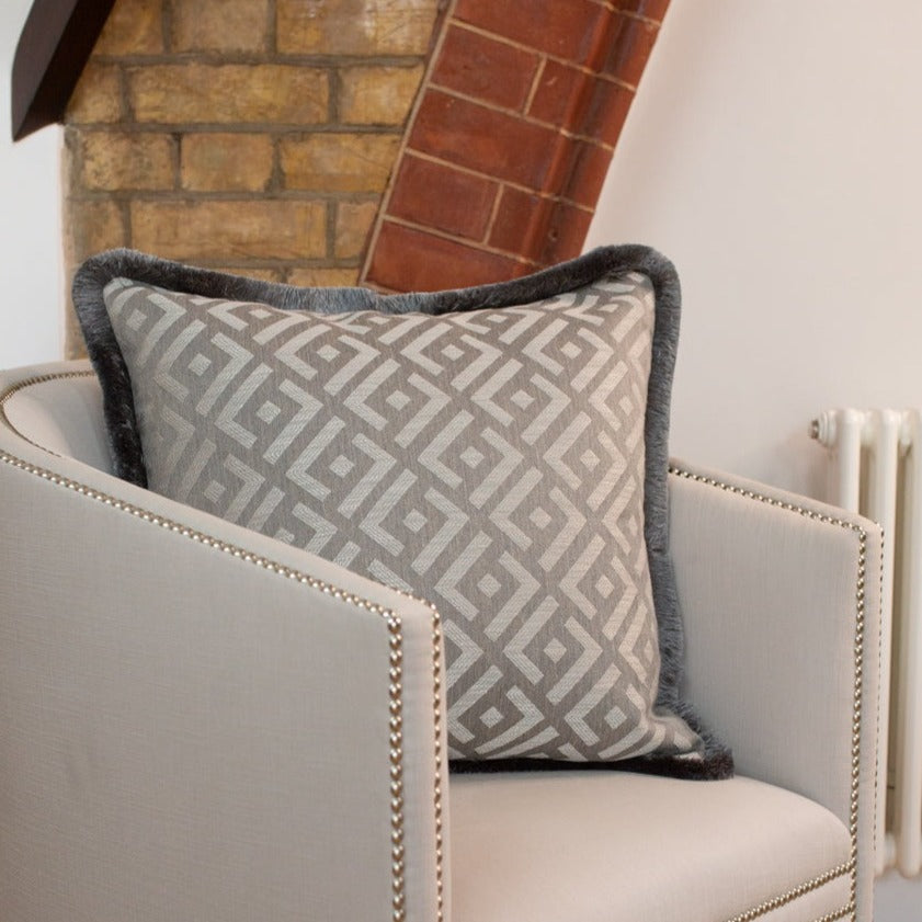 Trellis with fringe